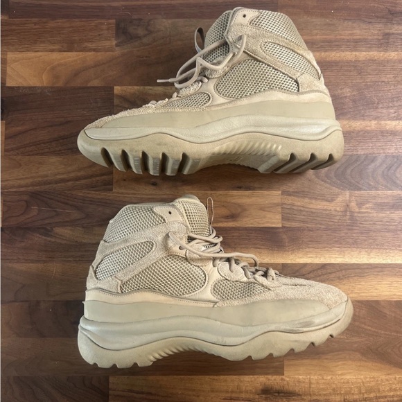 YEEZY DESERT BOOTS - Picture 1 of 7